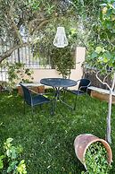 Garden House in Anavyssos