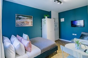 Beta Studios ApartHotel