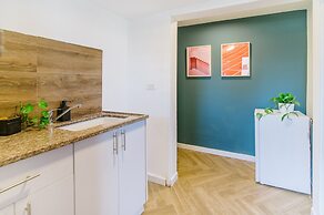 Beta Studios ApartHotel