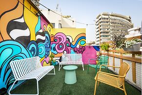 Beta Studios ApartHotel