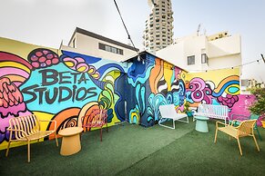 Beta Studios ApartHotel