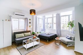 Beta Studios ApartHotel