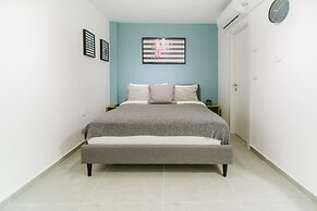 Beta Studios ApartHotel