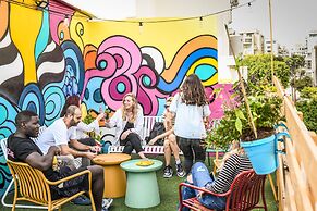 Beta Studios ApartHotel