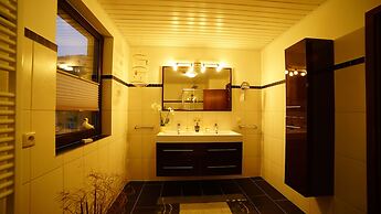 Ferienwohnung im Wald mit Kamin