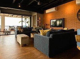 Pinnacle Resorts 179 - Adults Only