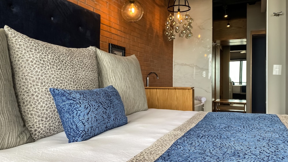 Pinnacle Resorts 179 - Adults Only