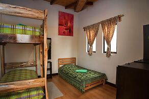 Casa Hospedaje La Bohemia - Hostel
