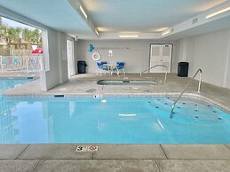 Island Royale Condos by ALBVR