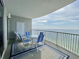 Island Royale Condos by ALBVR