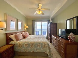 Island Royale Condos by ALBVR