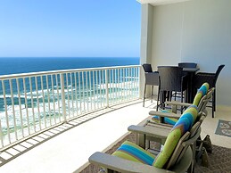 Island Royale Condos by ALBVR