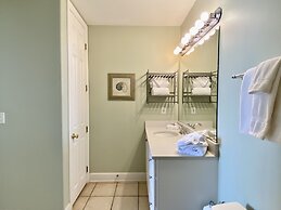 Island Royale Condos by ALBVR