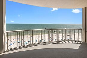 Island Royale Condos by ALBVR