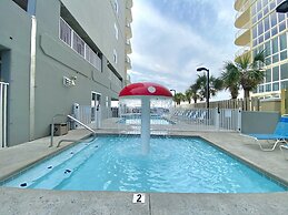 Island Royale Condos by ALBVR