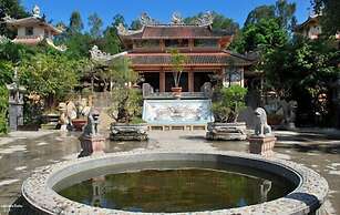 The Crystal Apartment