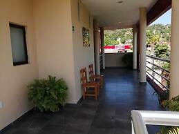 El Cihualteco Hotel Restaurante Bar