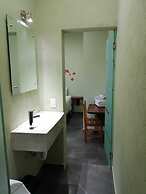 El Cihualteco Hotel Restaurante Bar