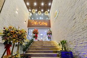 Yen Vang Hotel & Apartment