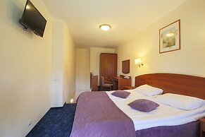 Tropicana Park Country Club