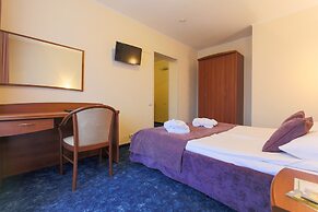 Tropicana Park Country Club