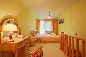 Tropicana Park Country Club