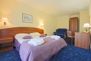 Tropicana Park Country Club