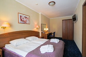 Tropicana Park Country Club