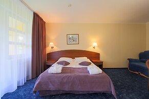 Tropicana Park Country Club