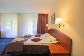 Tropicana Park Country Club