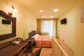 Tropicana Park Country Club