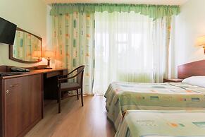 Tropicana Park Country Club