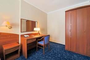 Tropicana Park Country Club