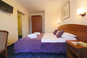 Tropicana Park Country Club