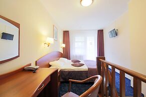 Tropicana Park Country Club