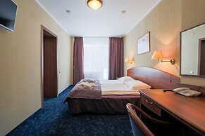 Tropicana Park Country Club