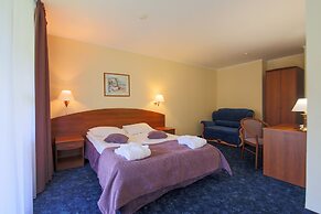 Tropicana Park Country Club