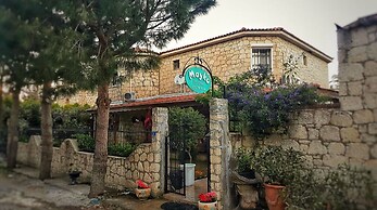 Kekik Alacati Otel Mayko