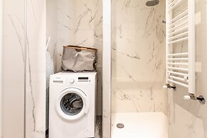 halu! Stylish & Bright Centre Home