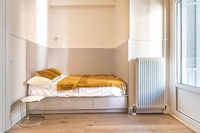 halu! Stylish & Bright Centre Home