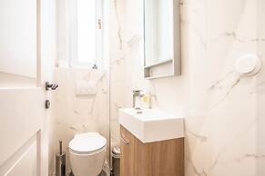 halu! Stylish & Bright Centre Home