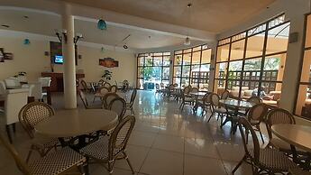 Vienna Woods Holiday Inn Limited