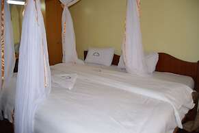 Vienna Woods Holiday Inn Limited