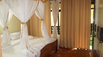 Vienna Woods Holiday Inn Limited