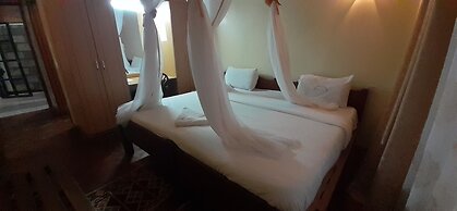 Vienna Woods Holiday Inn Limited