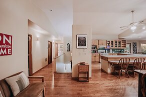 29SL - Hot Tub - Sauna - BBQ - Shuffle Board - Sleeps 11