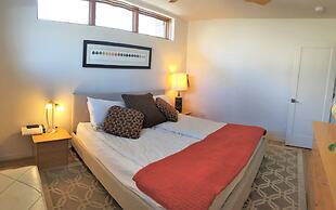 Modern In The Woodbury District 3 Bedroom Home by Redawning