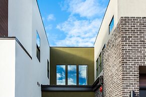 2 At Bloomington Country Club 3 Bedroom Apts by RedAwning