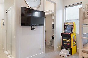 4 At Bloomington Country Club 3 Bedroom Apts by RedAwning