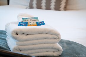 4 At Bloomington Country Club 3 Bedroom Apts by RedAwning